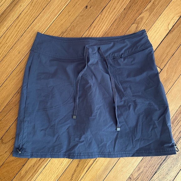 GreenTea Charcoal Gray Skort (skirt / Shorts) Sz. Medium. Tennis, Hiking, Golf - Picture 1 of 16